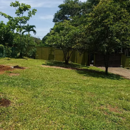 Alajuela La Garita vendo casa 1 piso, residencial privado, 1323m terreno, casa 323m2,$368.000 - Imagen 2