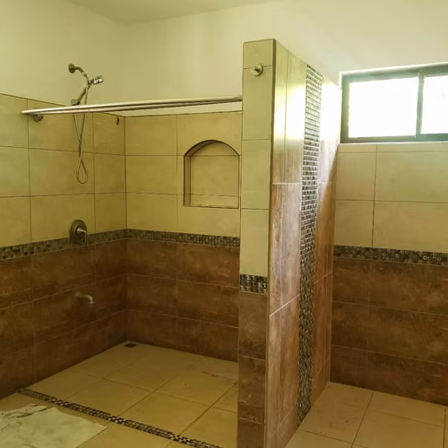 Alajuela La Garita vendo casa 1 piso, residencial privado, 1323m terreno, casa 323m2,$368.000 - Imagen 9