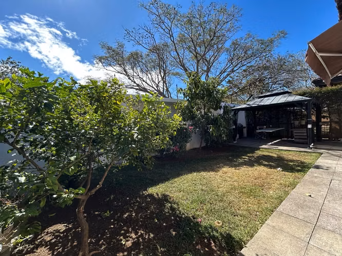 VENTA DE CASA EN JARDINES DEL VALLE