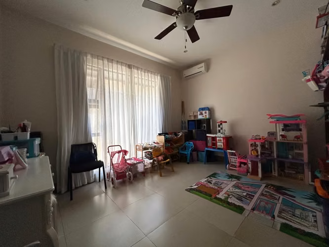 VENTA DE CASA EN JARDINES DEL VALLE