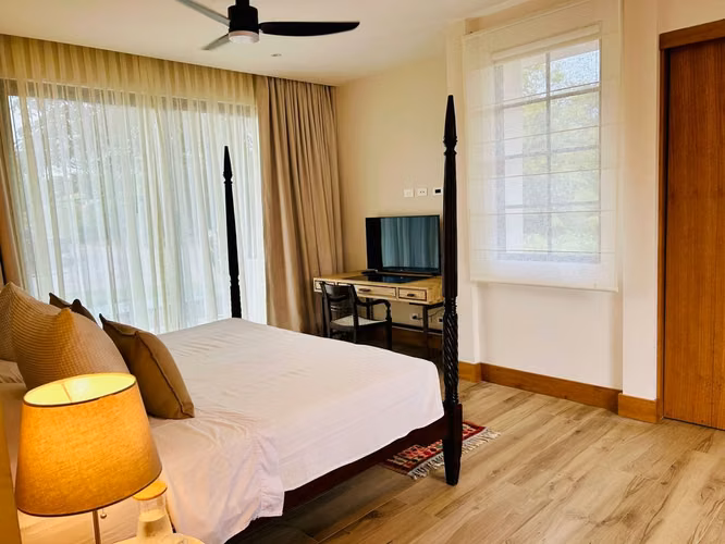 VENTA DE CASA DE LUJO HACIENDA PINILLA CON MOBILIARIO COMPLETO