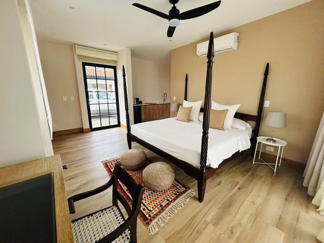 VENTA DE CASA DE LUJO HACIENDA PINILLA CON MOBILIARIO COMPLETO