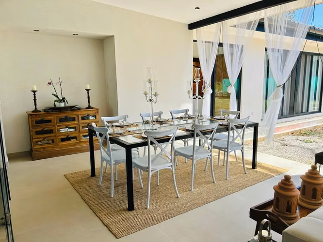 VENTA DE CASA DE LUJO HACIENDA PINILLA CON MOBILIARIO COMPLETO