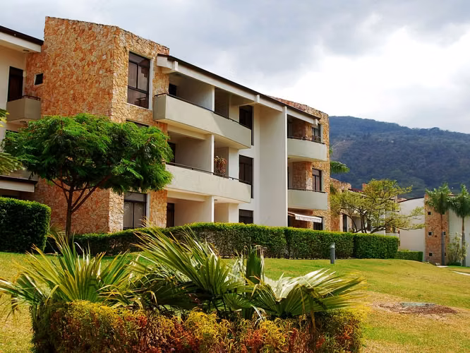 VENTA DE APARTAMENTO EN AVALON COUNTRY FRENTE AL LAGO PARA INVERSIÓN - Imagen 5