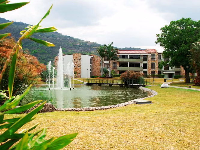 VENTA DE APARTAMENTO EN AVALON COUNTRY FRENTE AL LAGO PARA INVERSIÓN - Imagen 7