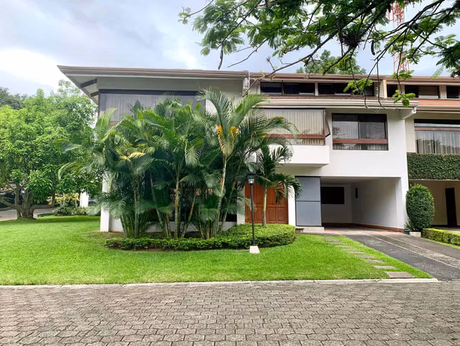 Venta de casa en Condominio, recién remodelada en San Rafael de Escazú - Imagen 1