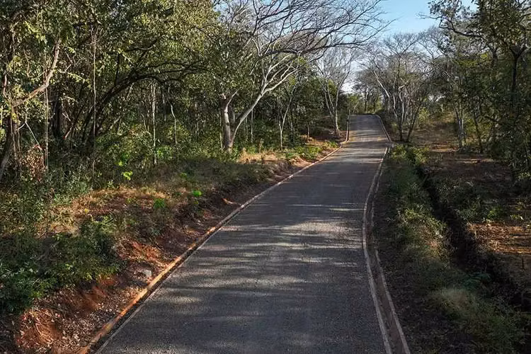 Venta de Lote n.° 10 en Tamarindo Cove: un refugio costero tranquilo. - Imagen 2