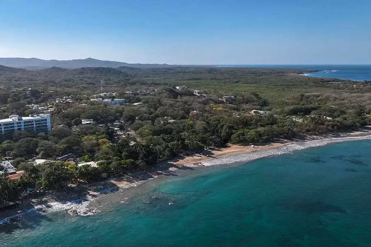 Venta de Lote n.° 10 en Tamarindo Cove: un refugio costero tranquilo. - Imagen 3