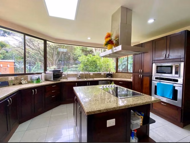 VENTA DE CASA INDEPENDIENTE EN RESIDENCIAL LOMA REAL - Imagen 6
