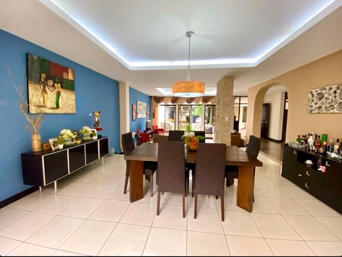 VENTA DE CASA INDEPENDIENTE EN RESIDENCIAL LOMA REAL - Imagen 2
