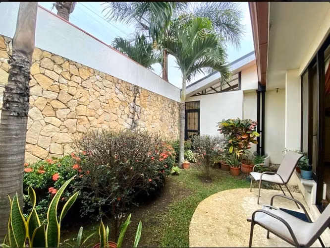 VENTA DE CASA INDEPENDIENTE EN RESIDENCIAL LOMA REAL - Imagen 17