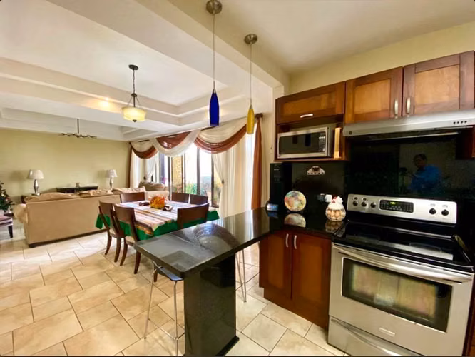 VENTA DE CASA INDEPENDIENTE EN RESIDENCIAL LOMA REAL - Imagen 13