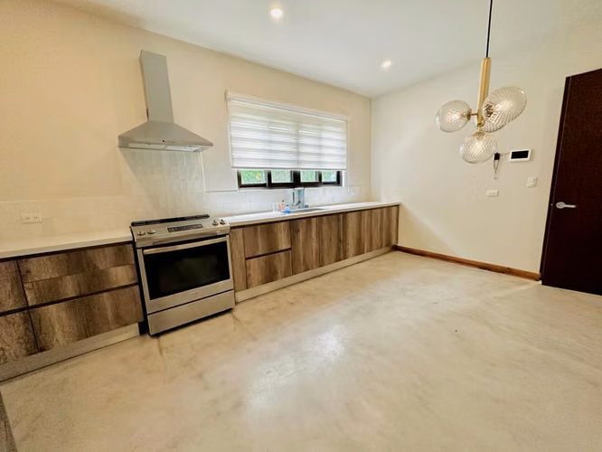 SE VENDE CASA INDEPENDIENTE SAN RAFAEL DE ESCAZÚ*