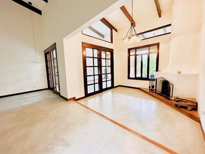 SE VENDE CASA INDEPENDIENTE SAN RAFAEL DE ESCAZÚ*