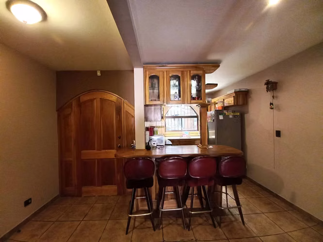 VENTA DE CASA EN URBANIZACIÓN, FLORES, HEREDIA PARA INVERSIÓN - Imagen 7