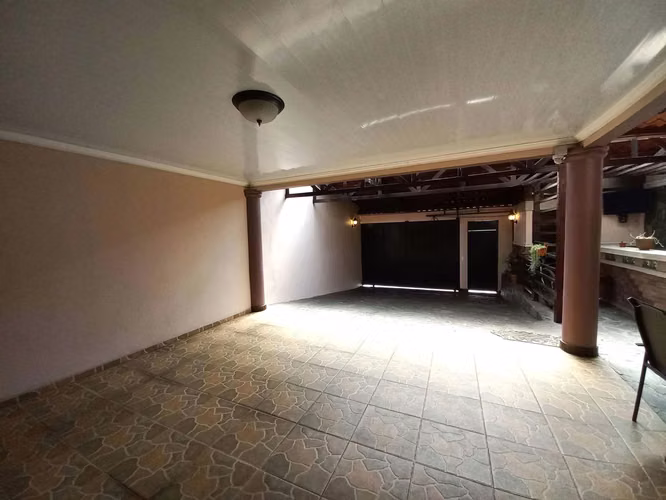 VENTA DE CASA EN URBANIZACIÓN, FLORES, HEREDIA PARA INVERSIÓN - Imagen 3