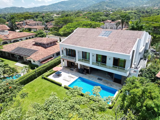 VENTA DE CASA EN VALLE DEL SOL PARA INVERSIÓN