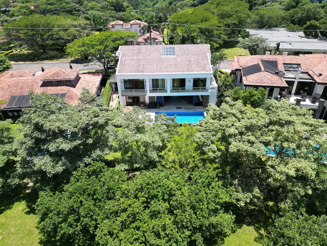 VENTA DE CASA EN VALLE DEL SOL PARA INVERSIÓN