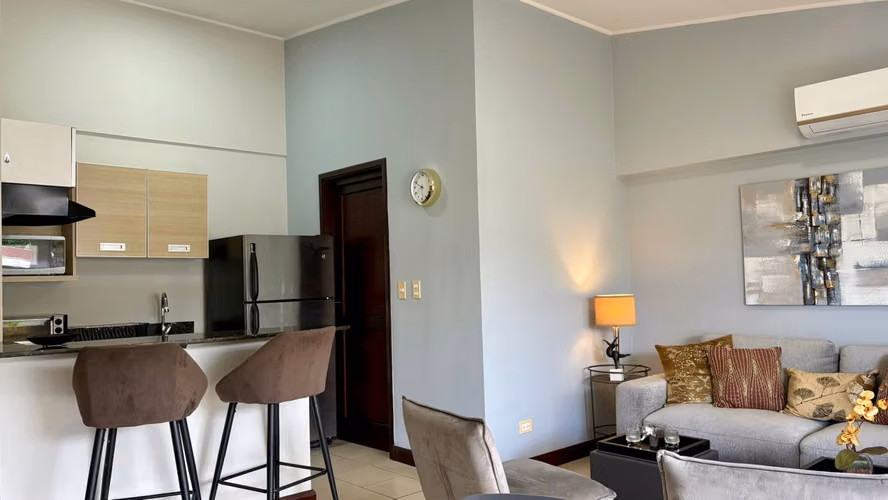SE ALQUILA APARTAMENTO AMUEBLADO SANTA ANA - Imagen 7