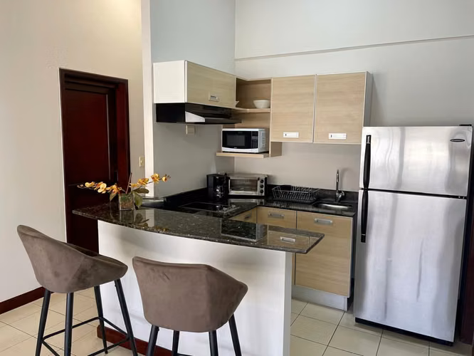 SE ALQUILA APARTAMENTO AMUEBLADO SANTA ANA - Imagen 8