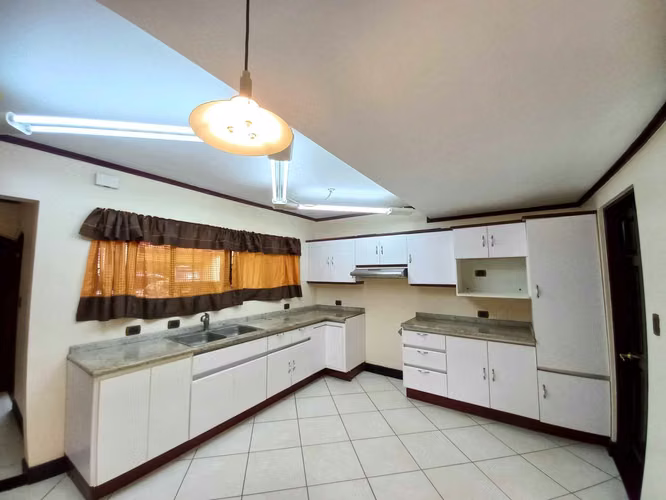 VENTA DE CASA EN CONDOMINIO-BELEN-HEREDIA*