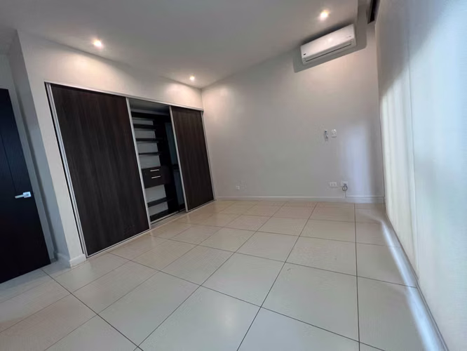VENTA DE CASA EN LINDORA PLACE PARA INVERSIÓN - Imagen 9