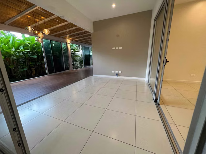 VENTA DE CASA EN LINDORA PLACE PARA INVERSIÓN - Imagen 14
