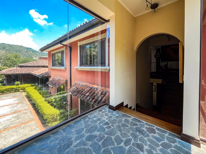 VENTA DE FINCA EN SANTA ANA
