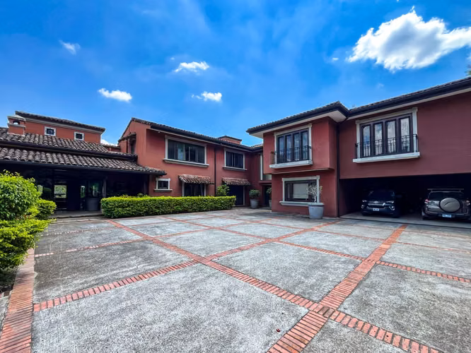 VENTA DE FINCA EN SANTA ANA