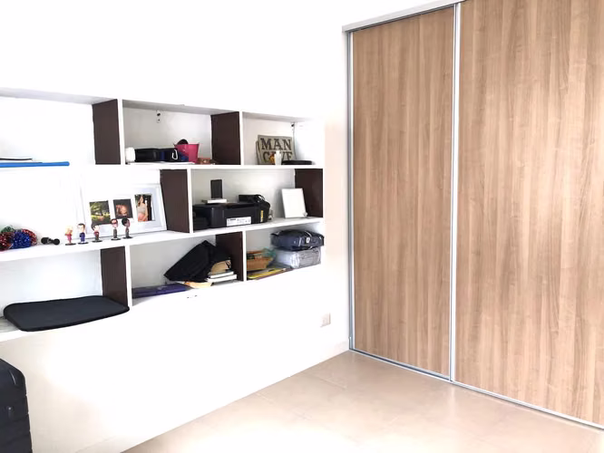 VENTA DE CASA CON LINEA BLANCA EN CONDOMINIO-SANTA ANA