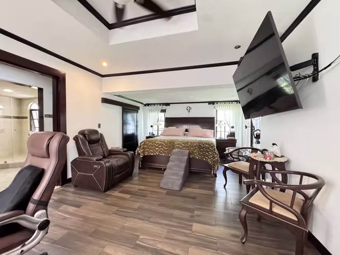CASA EN VENTA CON PISCINA EN ESCAZU BELLO HORIZONTE - Imagen 15
