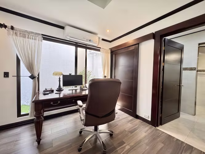 CASA EN VENTA CON PISCINA EN ESCAZU BELLO HORIZONTE - Imagen 14