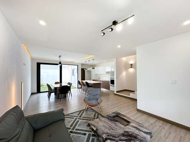 Venta de moderna casa para estrenar ubicada en Escazú - Imagen 4