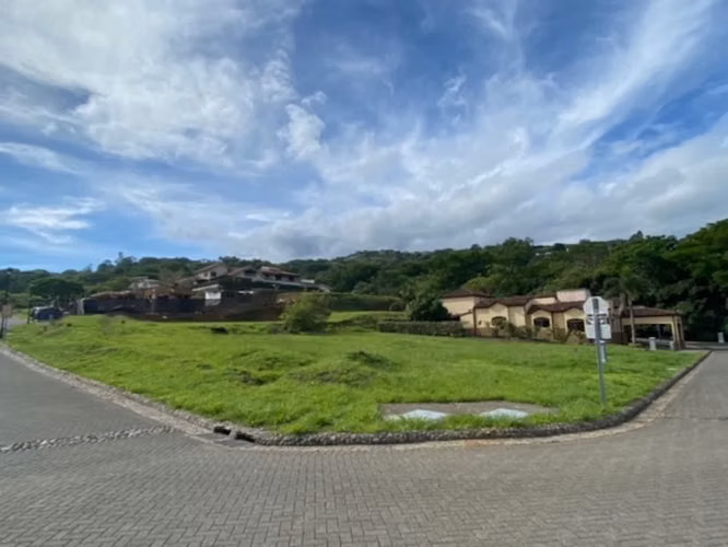 VENTA DE LOTES EN CONDOMINIO - PIEDADES SANTA ANA - Imagen 5