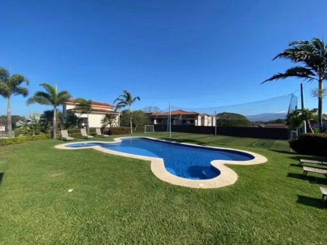 VENTA DE LOTES EN CONDOMINIO - PIEDADES SANTA ANA - Imagen 2