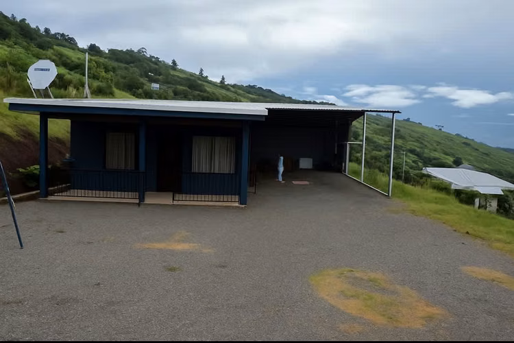 Casa en venta estilo quinta en paraiso de cartago