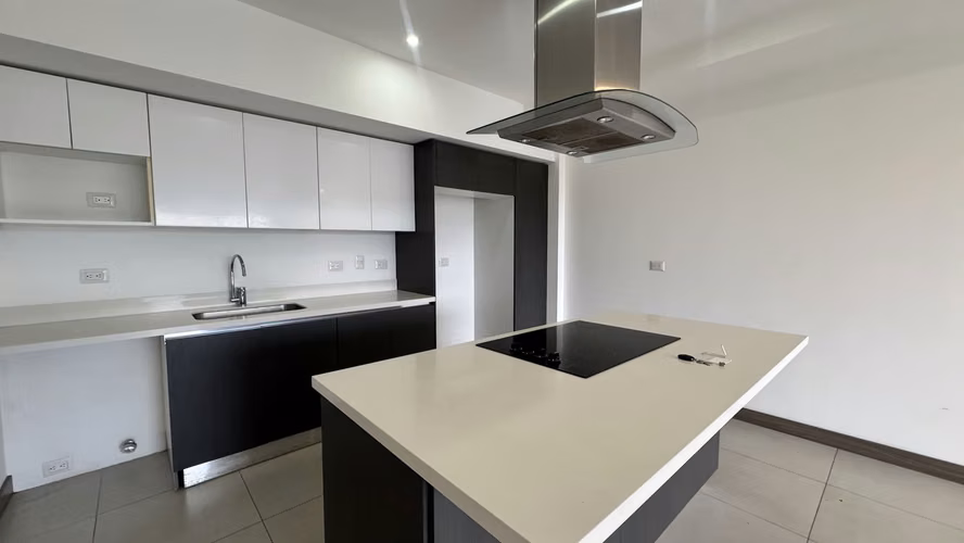 Venta condominio en Torre Nova Flats 2 hab, Curridabat (AD)