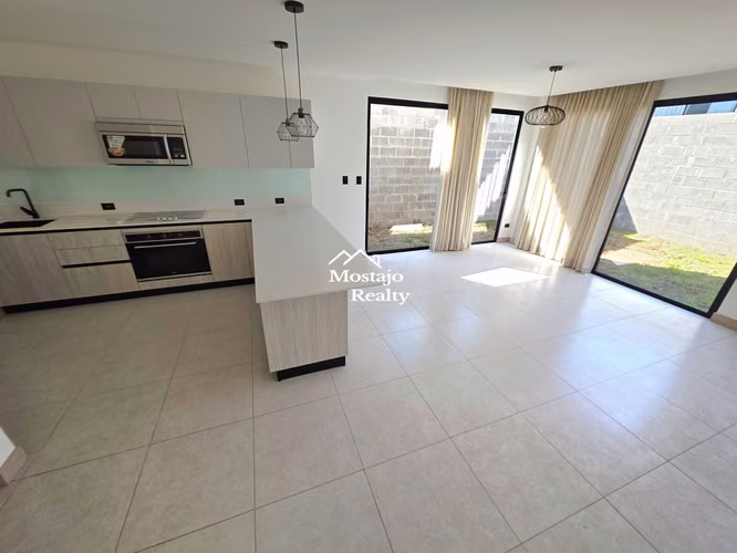 Alquiler de casa, con linea blanca, Condominio Lindora Village, Santa Ana - Imagen 8