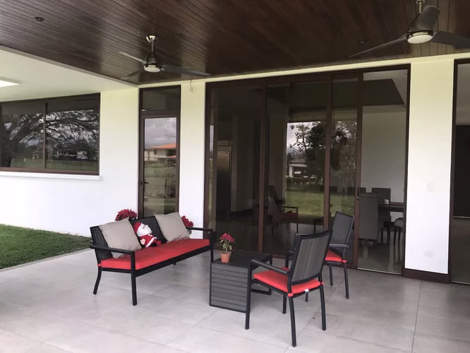 CASA EN RESIDENCIAL HACIENDA LOS REYES