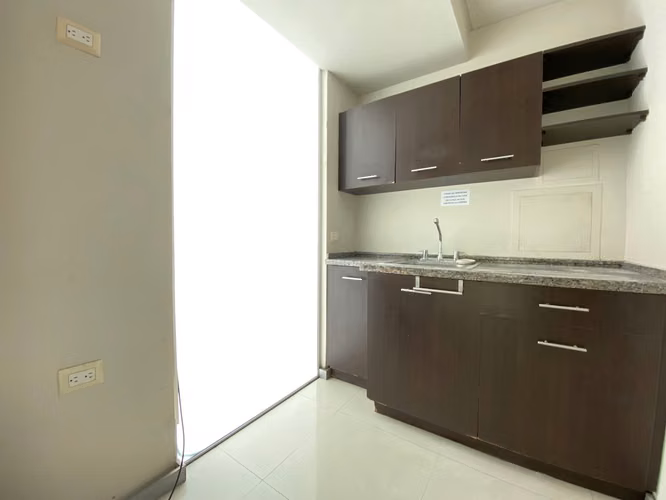 ALQUILER DE OFICINAS EN OFICENTRO - RÍO ORO - Imagen 7