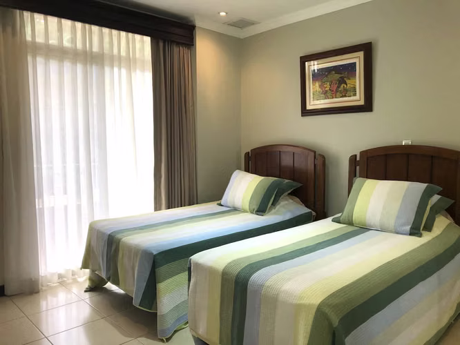 VENTA DE APARTAMENTO AMUEBLADO Y EQUIPADO-CONDOMINIO EN BELLO HORIZONTE - Imagen 9