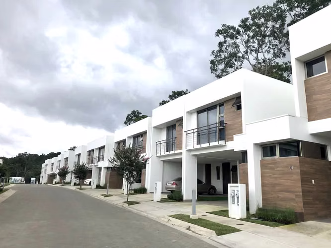 VENTA DE CASA EN CONDOMINIO - PARA INVERSIONISTA - ESCAZU - Imagen 1