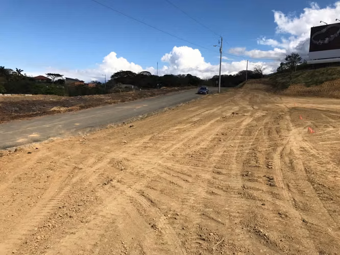 VENTA DE LOTE CON USO COMERCIAL O RESIDENCIAL - BRASIL-SANTA ANA - Imagen 3