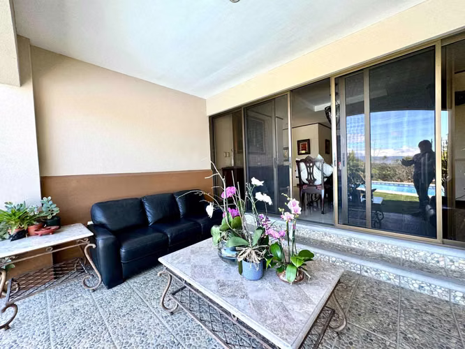 CASA EN VENTA - CONDOMINIO CERRO COLÓN