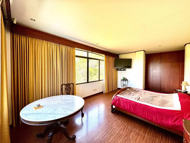 CASA EN VENTA - CONDOMINIO CERRO COLÓN
