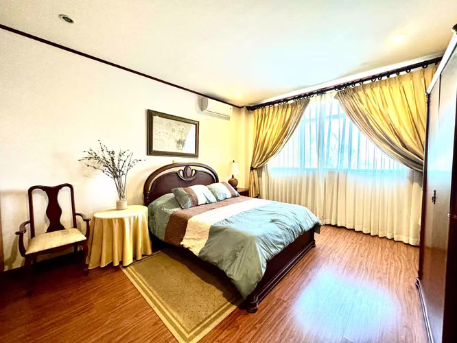 CASA EN VENTA - CONDOMINIO CERRO COLÓN