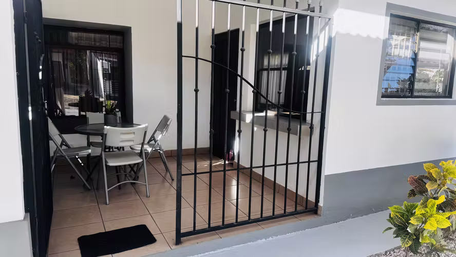 Alquiler de casa muy confortable, a 5 minutos de playas del coco