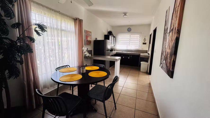 Alquiler de casa muy confortable, a 5 minutos de playas del coco