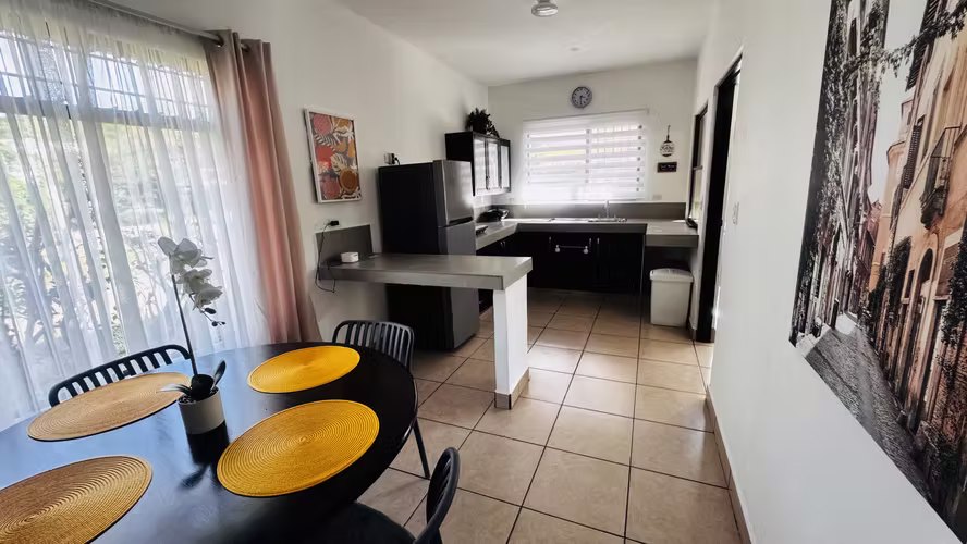 Alquiler de casa muy confortable, a 5 minutos de playas del coco