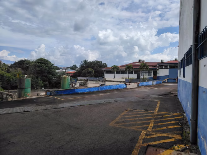 EN VENTA – AMPLIA PROPIEDAD ALTA DENSIDAD - Imagen 14